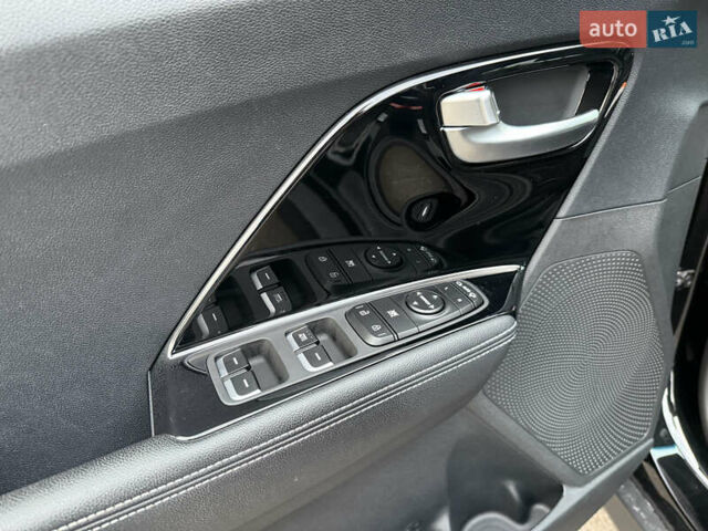 Черный Киа Niro, объемом двигателя 0 л и пробегом 80 тыс. км за 21850 $, фото 62 на Automoto.ua