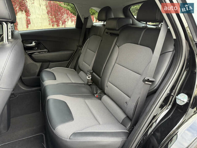 Черный Киа Niro, объемом двигателя 0 л и пробегом 80 тыс. км за 21850 $, фото 59 на Automoto.ua