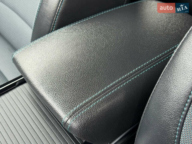 Черный Киа Niro, объемом двигателя 0 л и пробегом 80 тыс. км за 19890 $, фото 61 на Automoto.ua