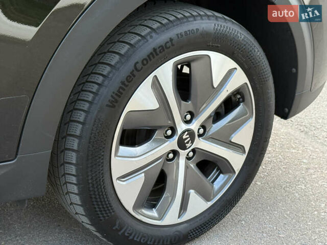 Черный Киа Niro, объемом двигателя 0 л и пробегом 82 тыс. км за 19300 $, фото 128 на Automoto.ua