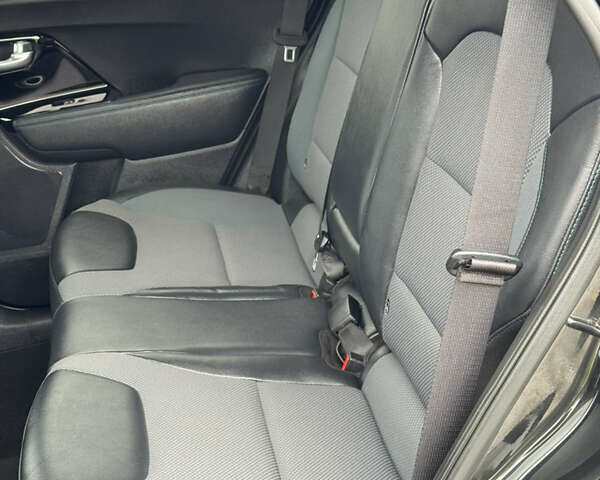 Черный Киа Niro, объемом двигателя 0 л и пробегом 80 тыс. км за 19650 $, фото 57 на Automoto.ua