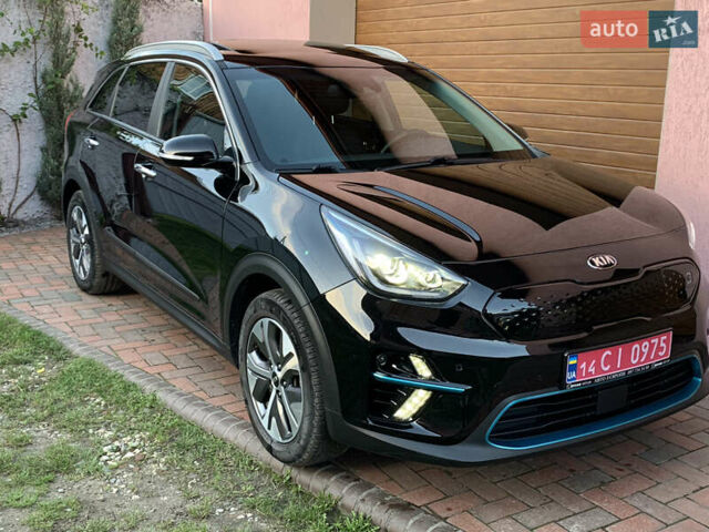 Черный Киа Niro, объемом двигателя 0 л и пробегом 60 тыс. км за 22799 $, фото 4 на Automoto.ua