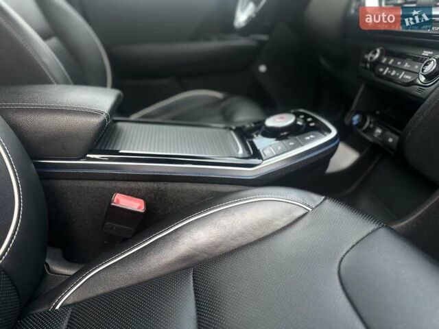 Чорний Кіа Niro, об'ємом двигуна 0 л та пробігом 117 тис. км за 18870 $, фото 46 на Automoto.ua