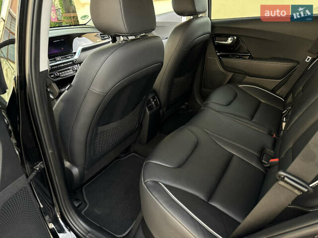 Чорний Кіа Niro, об'ємом двигуна 0 л та пробігом 51 тис. км за 21500 $, фото 61 на Automoto.ua