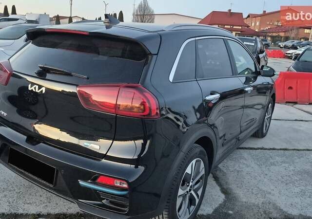 Черный Киа Niro, объемом двигателя 0 л и пробегом 130 тыс. км за 19999 $, фото 3 на Automoto.ua