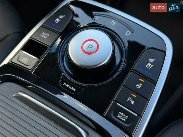Черный Киа Niro, объемом двигателя 0 л и пробегом 82 тыс. км за 19300 $, фото 105 на Automoto.ua