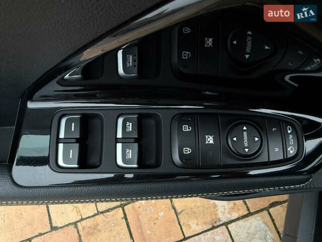 Чорний Кіа Niro, об'ємом двигуна 0 л та пробігом 138 тис. км за 19750 $, фото 42 на Automoto.ua