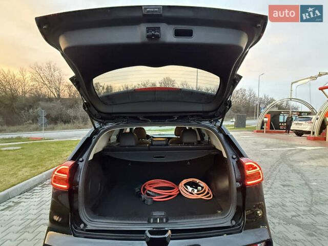 Черный Киа Niro, объемом двигателя 0 л и пробегом 78 тыс. км за 19300 $, фото 13 на Automoto.ua