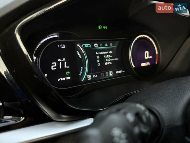 Чорний Кіа Niro, об'ємом двигуна 0 л та пробігом 123 тис. км за 17899 $, фото 44 на Automoto.ua
