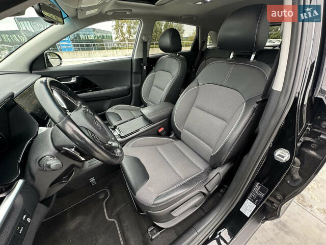 Чорний Кіа Niro, об'ємом двигуна 0 л та пробігом 154 тис. км за 19799 $, фото 23 на Automoto.ua