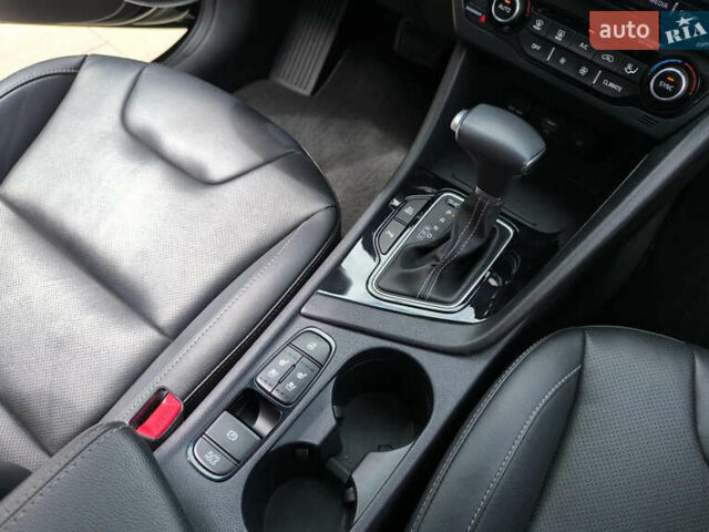 Черный Киа Niro, объемом двигателя 1.62 л и пробегом 45 тыс. км за 4500 $, фото 9 на Automoto.ua