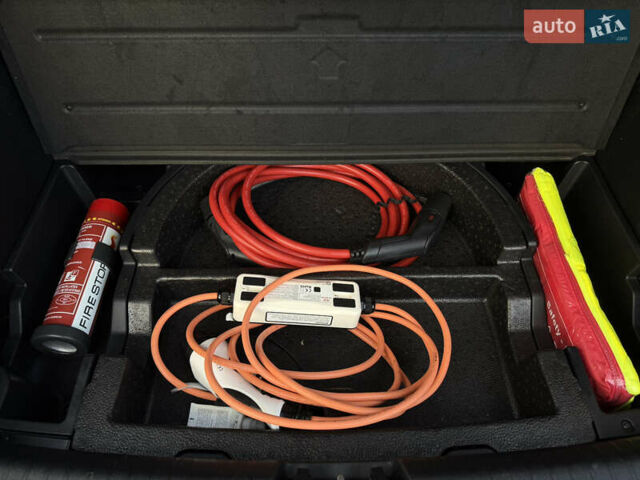 Черный Киа Niro, объемом двигателя 0 л и пробегом 109 тыс. км за 19900 $, фото 34 на Automoto.ua