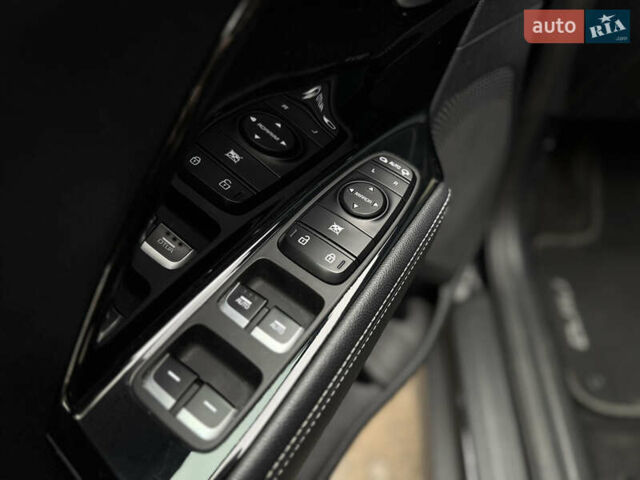 Черный Киа Niro, объемом двигателя 0 л и пробегом 137 тыс. км за 19200 $, фото 18 на Automoto.ua
