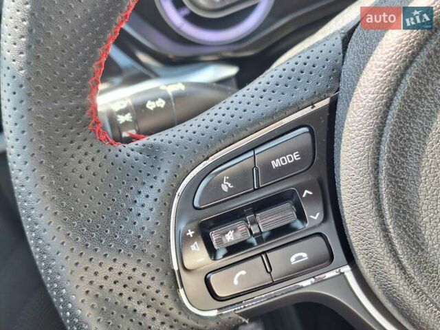 Черный Киа Niro, объемом двигателя 1.58 л и пробегом 112 тыс. км за 19700 $, фото 31 на Automoto.ua