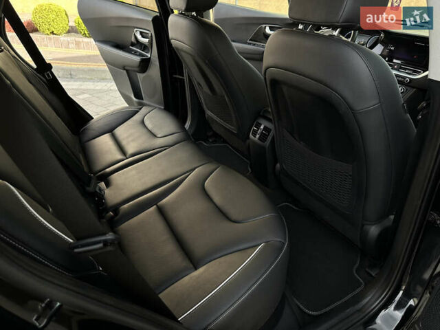 Чорний Кіа Niro, об'ємом двигуна 0 л та пробігом 51 тис. км за 21500 $, фото 64 на Automoto.ua
