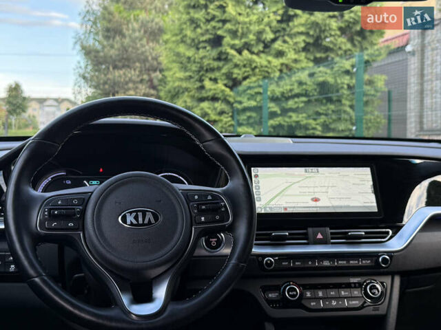 Черный Киа Niro, объемом двигателя 0 л и пробегом 82 тыс. км за 19300 $, фото 90 на Automoto.ua