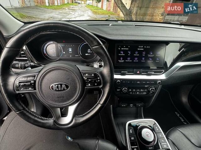 Черный Киа Niro, объемом двигателя 0 л и пробегом 150 тыс. км за 19800 $, фото 57 на Automoto.ua