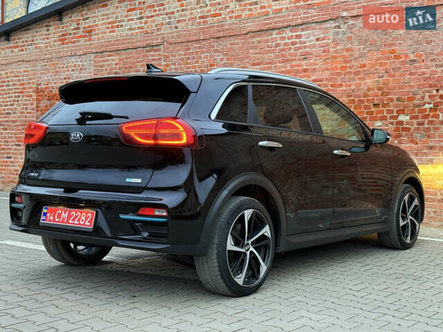 Чорний Кіа Niro, об'ємом двигуна 0 л та пробігом 138 тис. км за 19750 $, фото 28 на Automoto.ua