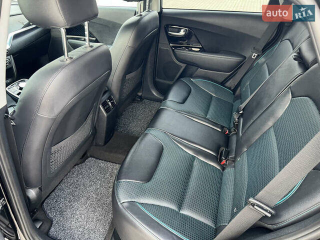 Черный Киа Niro, объемом двигателя 0 л и пробегом 135 тыс. км за 19500 $, фото 24 на Automoto.ua