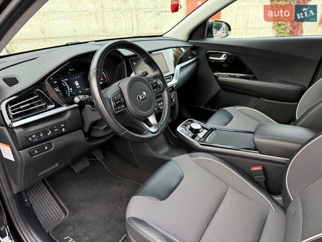 Черный Киа Niro, объемом двигателя 0 л и пробегом 80 тыс. км за 21850 $, фото 65 на Automoto.ua