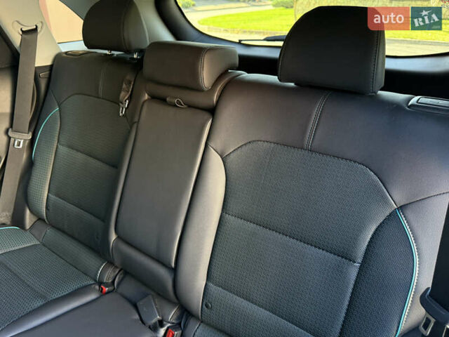 Черный Киа Niro, объемом двигателя 0 л и пробегом 78 тыс. км за 17999 $, фото 16 на Automoto.ua