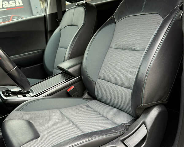 Черный Киа Niro, объемом двигателя 0 л и пробегом 80 тыс. км за 19890 $, фото 44 на Automoto.ua