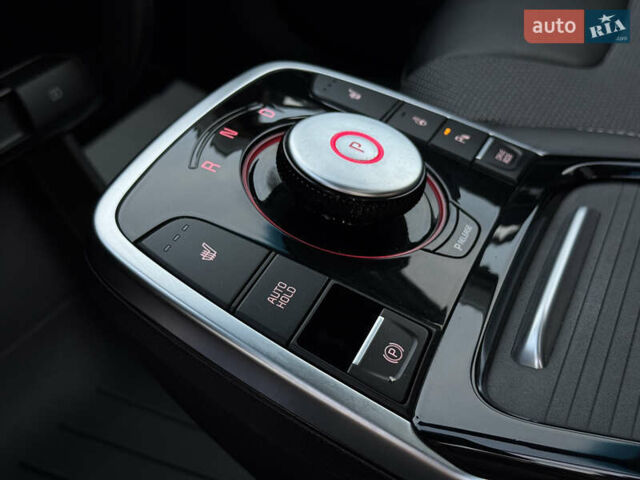 Чорний Кіа Niro, об'ємом двигуна 0 л та пробігом 155 тис. км за 20300 $, фото 35 на Automoto.ua