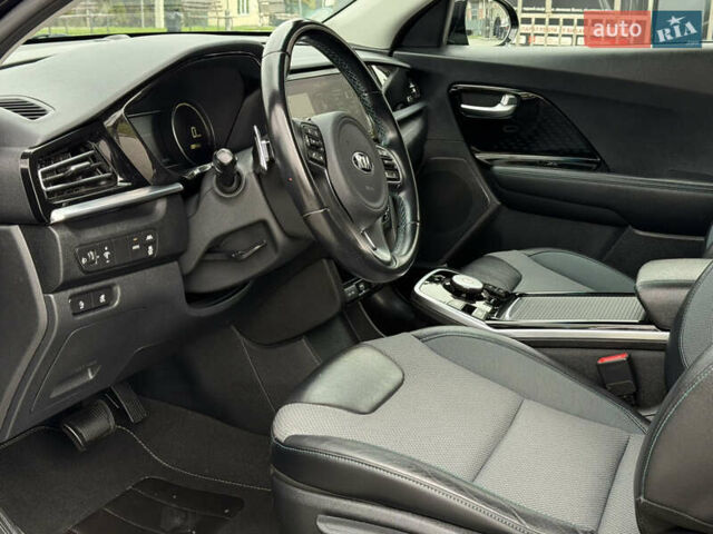 Черный Киа Niro, объемом двигателя 0 л и пробегом 80 тыс. км за 19650 $, фото 41 на Automoto.ua