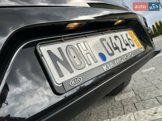 Чорний Кіа Niro, об'ємом двигуна 0 л та пробігом 51 тис. км за 21500 $, фото 34 на Automoto.ua