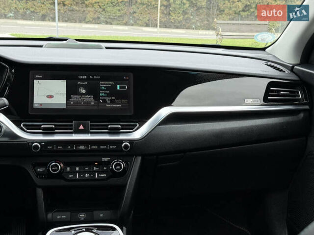 Черный Киа Niro, объемом двигателя 0 л и пробегом 80 тыс. км за 19890 $, фото 86 на Automoto.ua