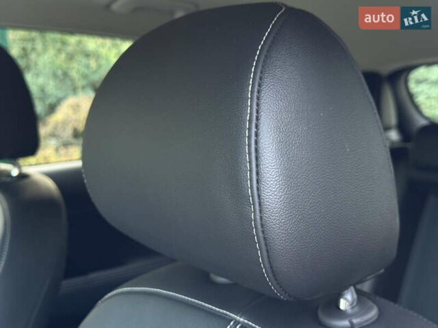 Черный Киа Niro, объемом двигателя 0 л и пробегом 82 тыс. км за 19300 $, фото 59 на Automoto.ua