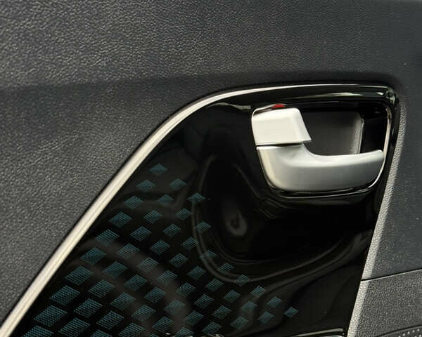 Черный Киа Niro, объемом двигателя 0 л и пробегом 80 тыс. км за 19650 $, фото 34 на Automoto.ua