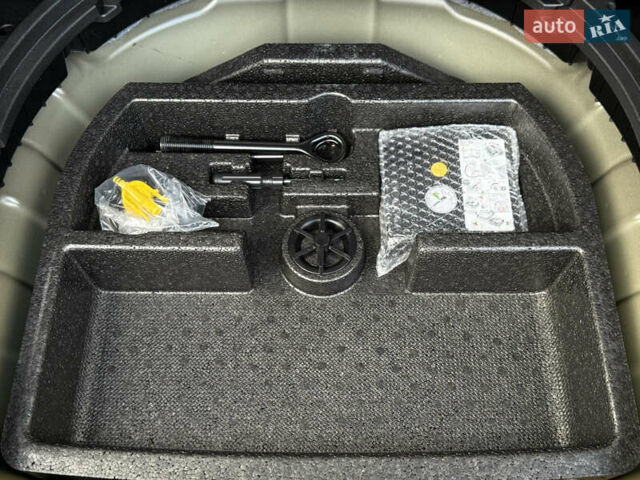 Черный Киа Niro, объемом двигателя 0 л и пробегом 82 тыс. км за 19300 $, фото 126 на Automoto.ua