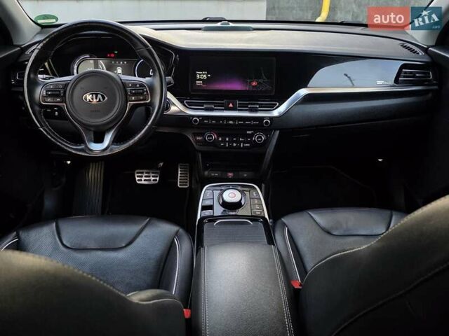 Чорний Кіа Niro, об'ємом двигуна 0 л та пробігом 141 тис. км за 18999 $, фото 30 на Automoto.ua