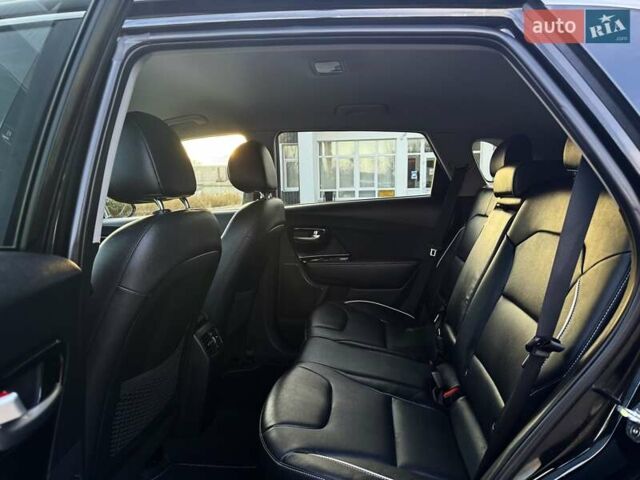 Черный Киа Niro, объемом двигателя 0 л и пробегом 89 тыс. км за 19350 $, фото 94 на Automoto.ua