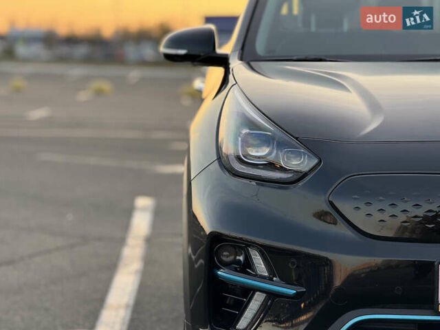 Чорний Кіа Niro, об'ємом двигуна 0 л та пробігом 155 тис. км за 20300 $, фото 21 на Automoto.ua