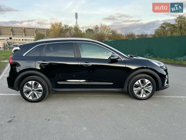 Черный Киа Niro, объемом двигателя 0 л и пробегом 121 тыс. км за 18999 $, фото 19 на Automoto.ua