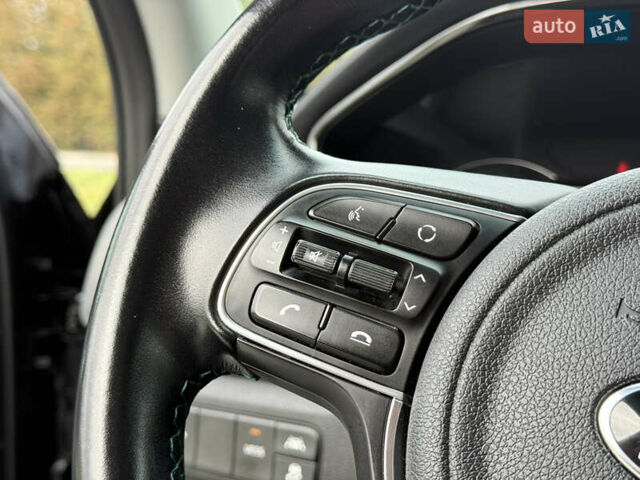 Черный Киа Niro, объемом двигателя 0 л и пробегом 80 тыс. км за 19650 $, фото 49 на Automoto.ua