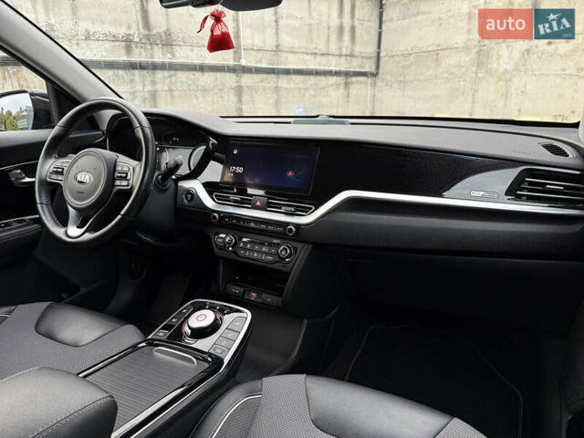 Черный Киа Niro, объемом двигателя 0 л и пробегом 80 тыс. км за 21850 $, фото 48 на Automoto.ua