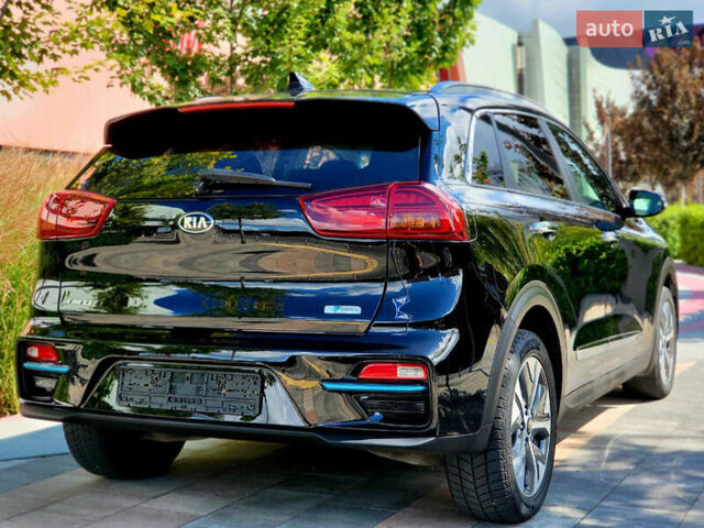 Чорний Кіа Niro, об'ємом двигуна 0 л та пробігом 139 тис. км за 18999 $, фото 6 на Automoto.ua