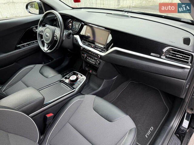 Черный Киа Niro, объемом двигателя 0 л и пробегом 80 тыс. км за 21899 $, фото 28 на Automoto.ua