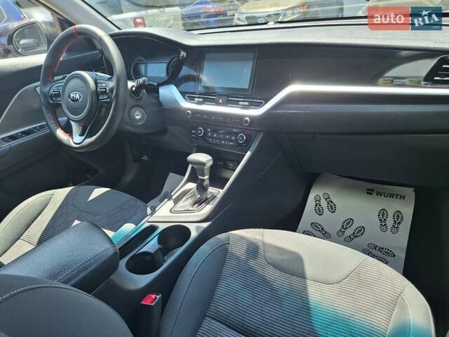 Черный Киа Niro, объемом двигателя 1.58 л и пробегом 112 тыс. км за 19700 $, фото 23 на Automoto.ua