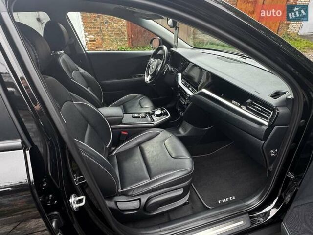 Черный Киа Niro, объемом двигателя 0 л и пробегом 150 тыс. км за 19800 $, фото 42 на Automoto.ua