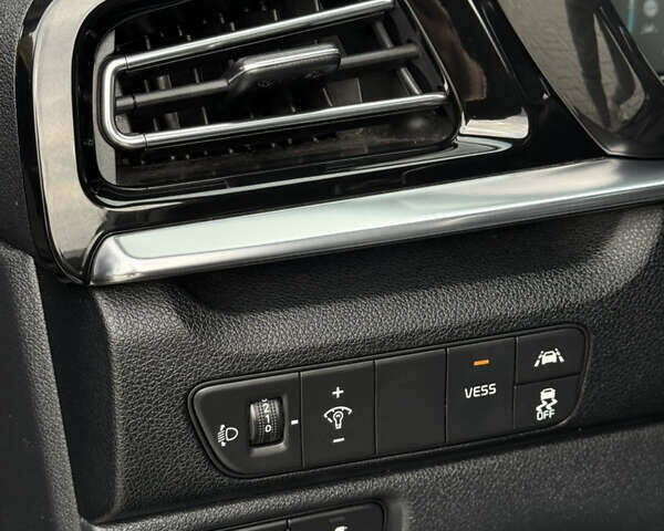 Черный Киа Niro, объемом двигателя 0 л и пробегом 80 тыс. км за 19650 $, фото 42 на Automoto.ua