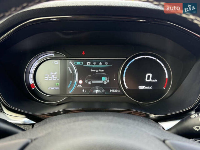 Чорний Кіа Niro, об'ємом двигуна 0 л та пробігом 84 тис. км за 19200 $, фото 3 на Automoto.ua