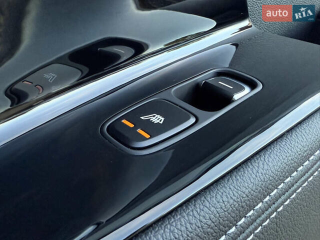 Чорний Кіа Niro, об'ємом двигуна 0 л та пробігом 88 тис. км за 24900 $, фото 105 на Automoto.ua