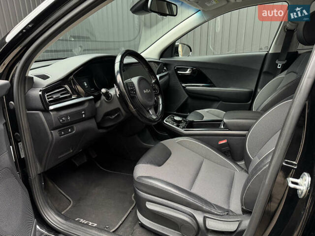 Черный Киа Niro, объемом двигателя 0 л и пробегом 137 тыс. км за 19200 $, фото 17 на Automoto.ua