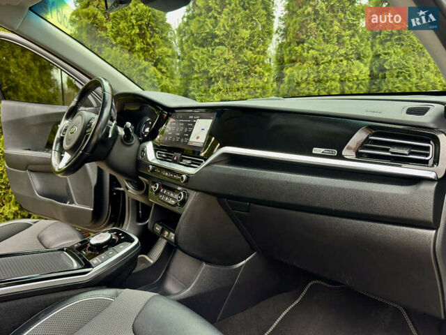 Черный Киа Niro, объемом двигателя 0 л и пробегом 136 тыс. км за 19777 $, фото 69 на Automoto.ua