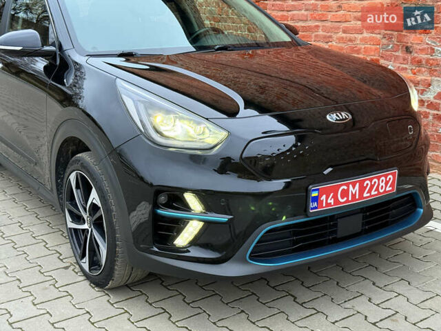 Чорний Кіа Niro, об'ємом двигуна 0 л та пробігом 138 тис. км за 19750 $, фото 8 на Automoto.ua