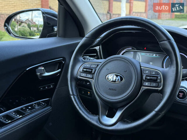 Черный Киа Niro, объемом двигателя 0 л и пробегом 82 тыс. км за 19300 $, фото 85 на Automoto.ua
